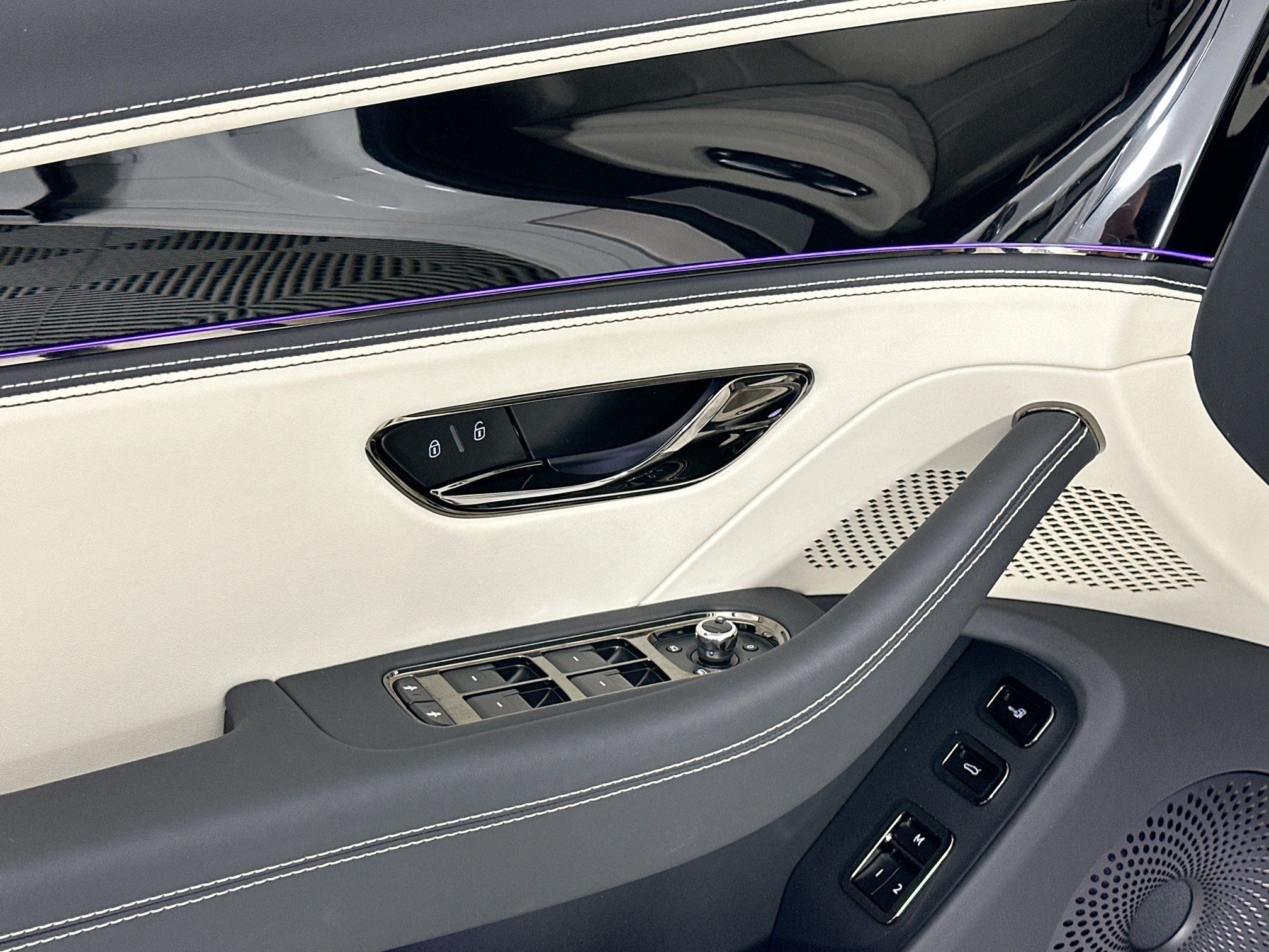 new 2025 Bentley Flying Spur car