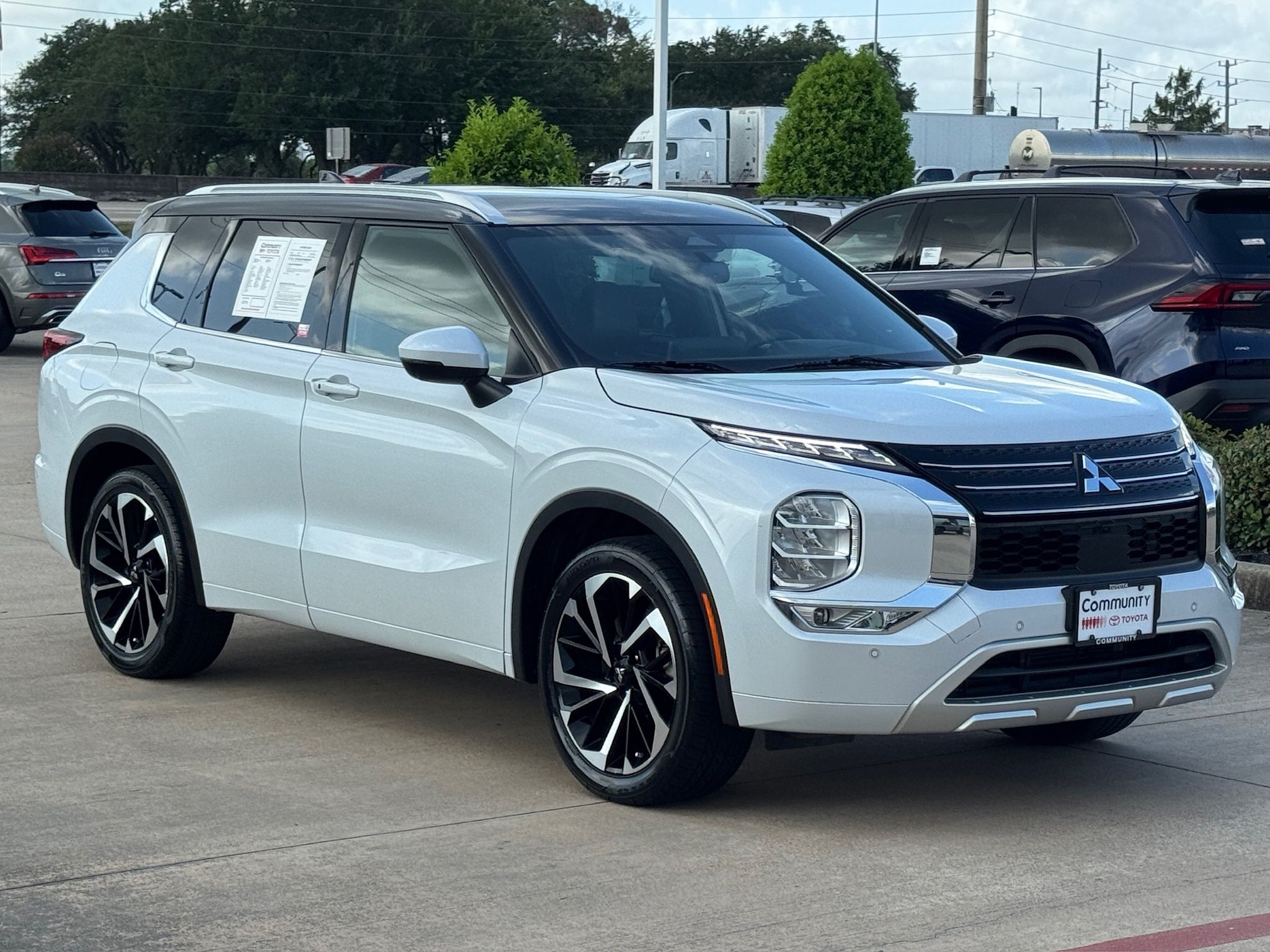 2023 Mitsubishi Outlander SEL  at North Houston Mitsubishi