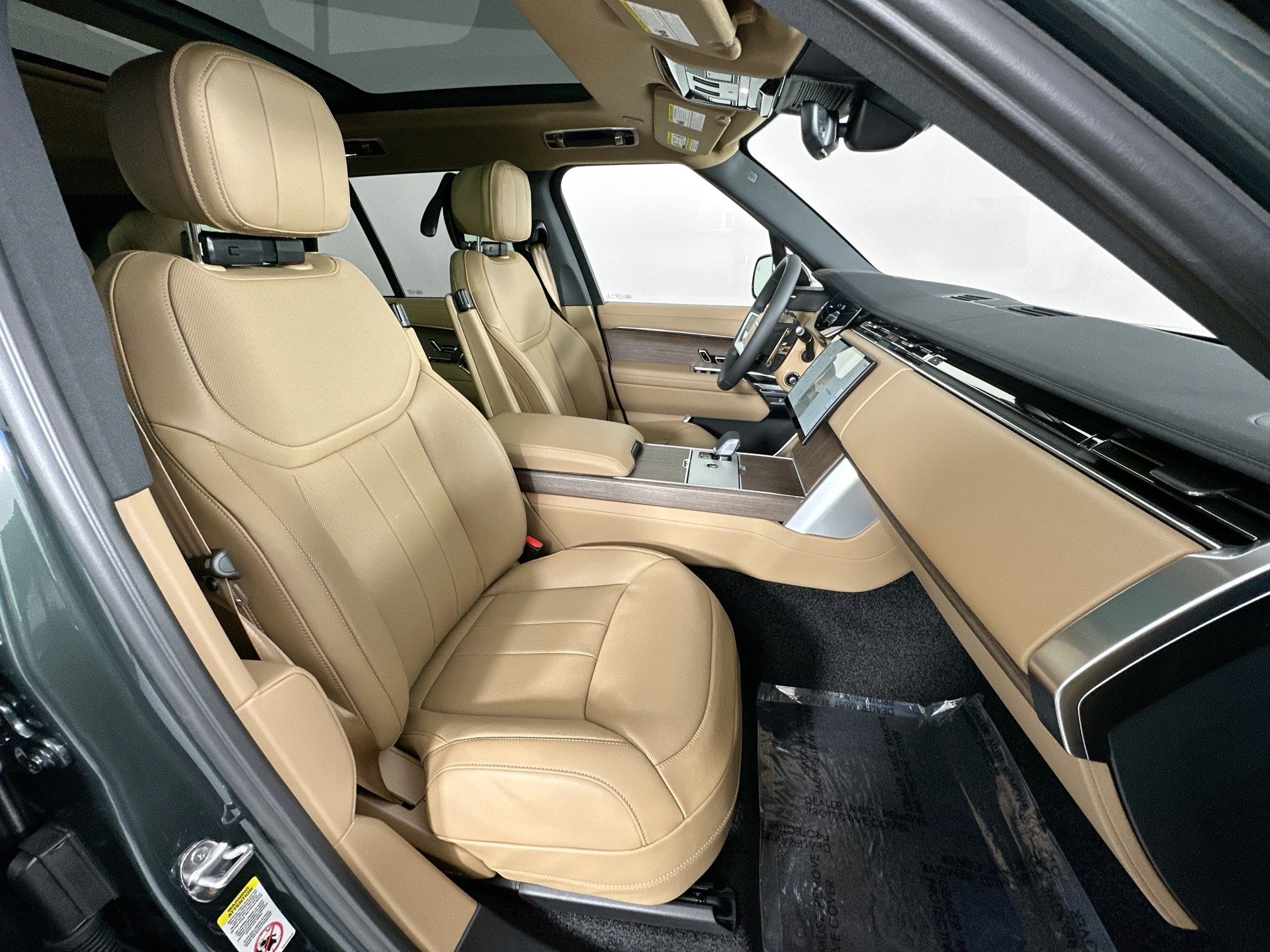 new 2026 Land Rover Range Rover Plug-In Hybrid car, priced at $134,950