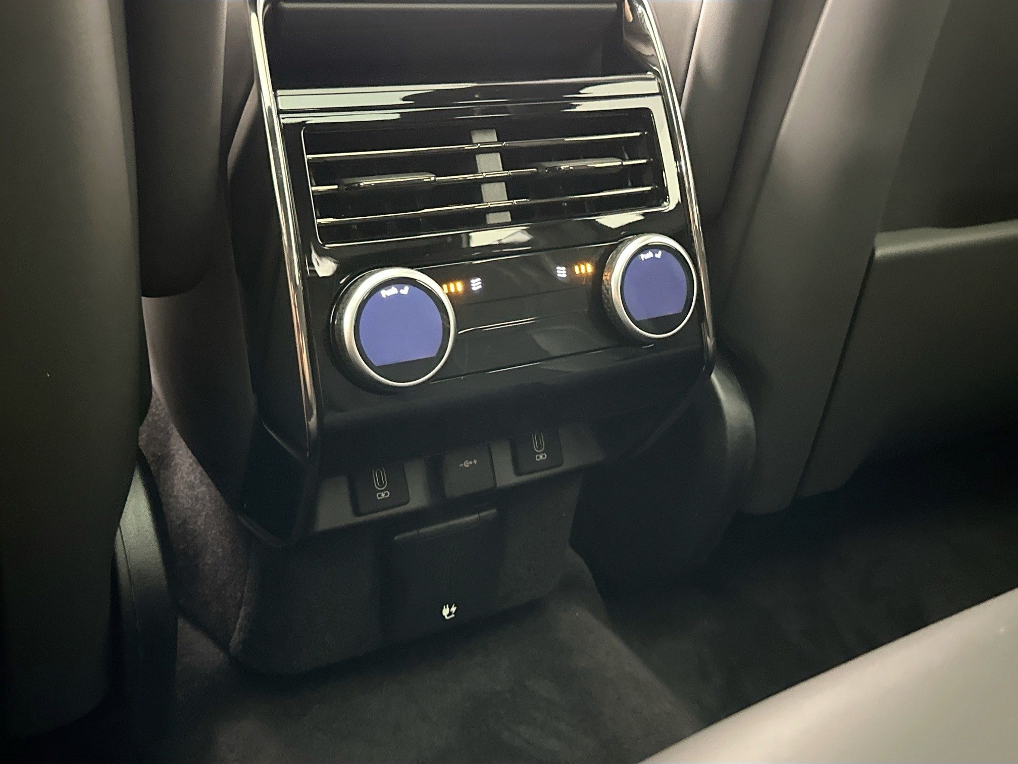 new 2026 Land Rover Range Rover Sport car, priced at $104,335