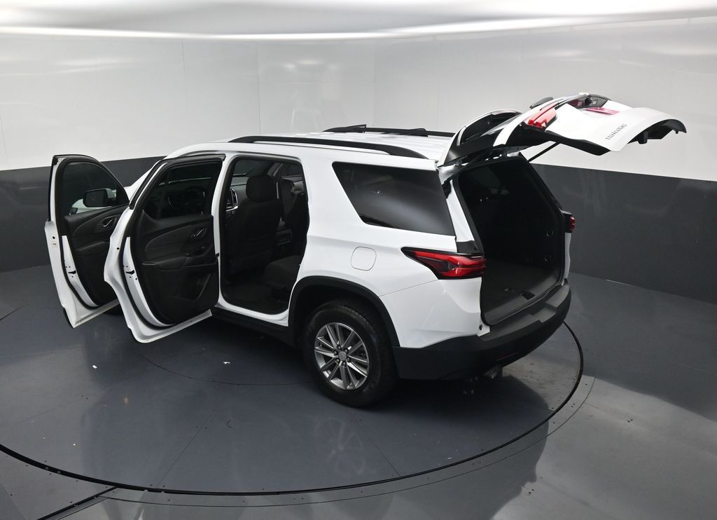 2023 Chevrolet Traverse LT White at AutoSavvy Houston Southwest