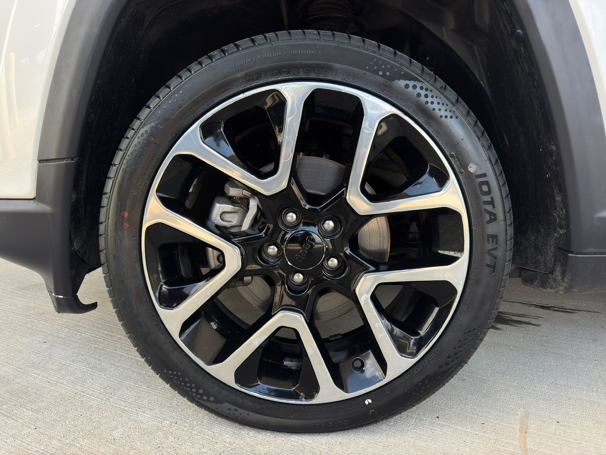 2018 Jeep Compass Limited White at Victoria Chrysler Dodge Jeep Ram