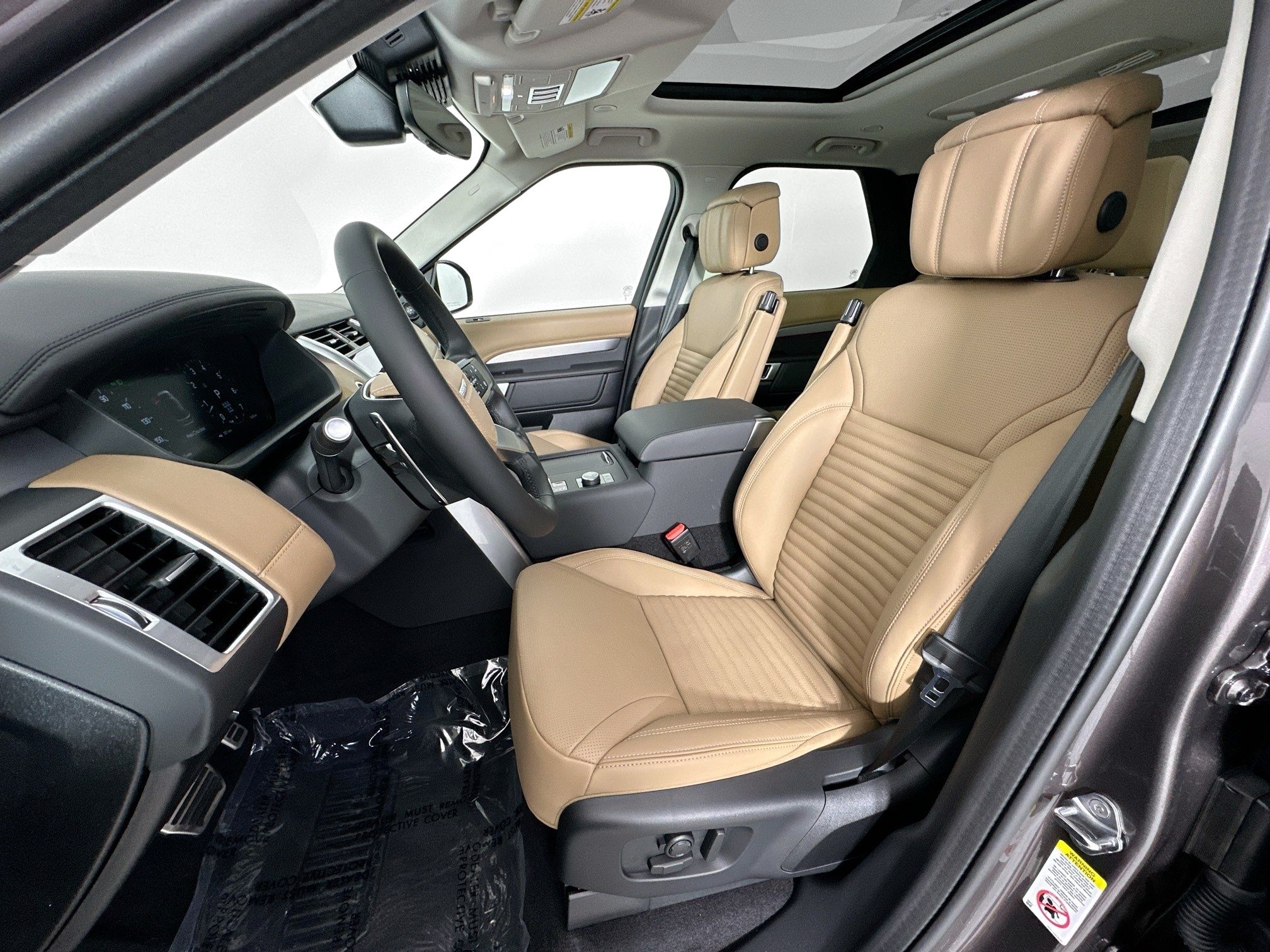 new 2026 Land Rover Discovery car, priced at $87,330