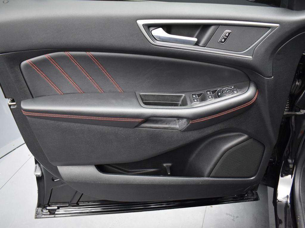 2024 Ford Edge ST Line Black at Legacy Ford