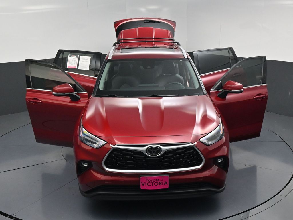 2022 Toyota Highlander XLE Red at North Houston Mitsubishi