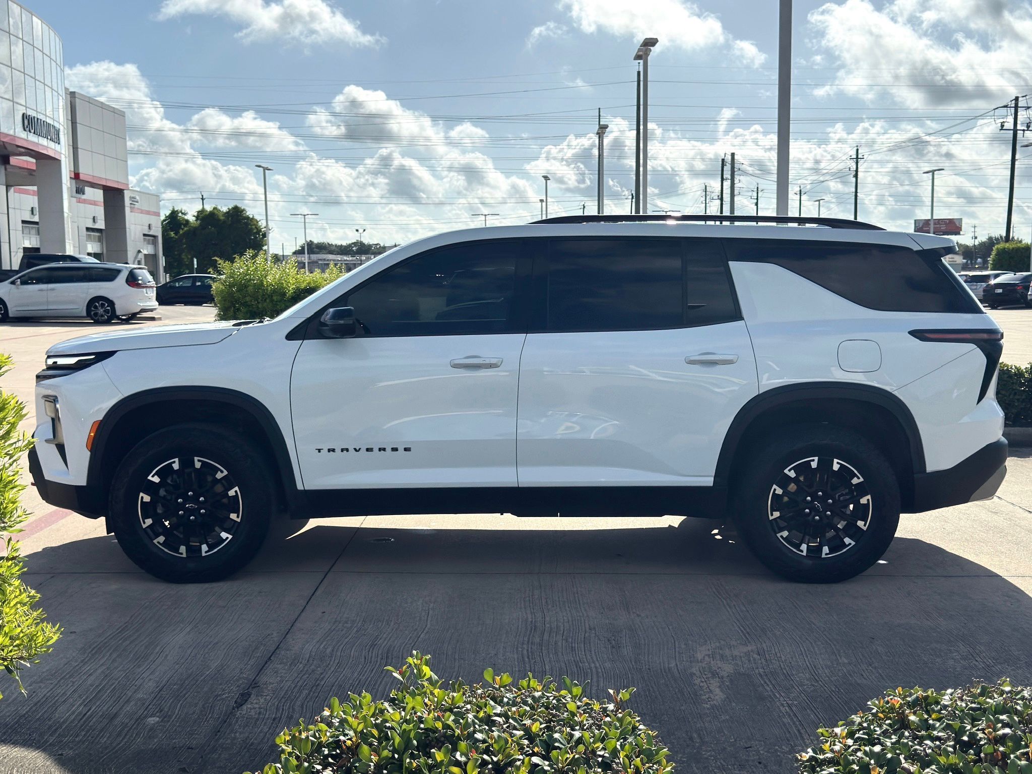 2024 Chevrolet Traverse Z71 White at Classic Elite Chevrolet Sugar Land