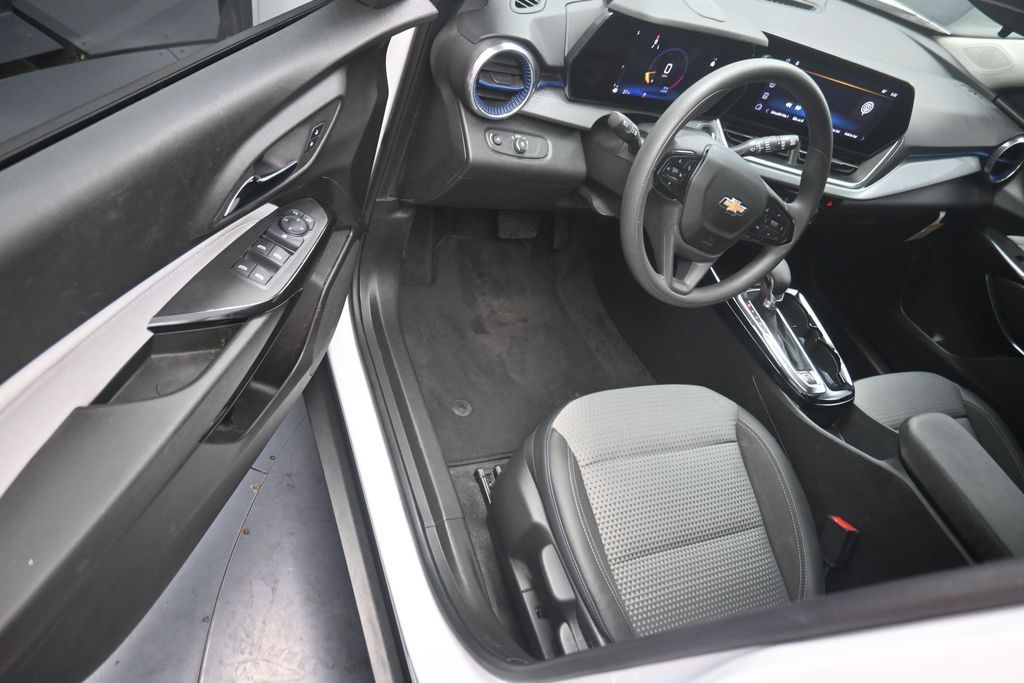 2024 Chevrolet Trax LT - 11