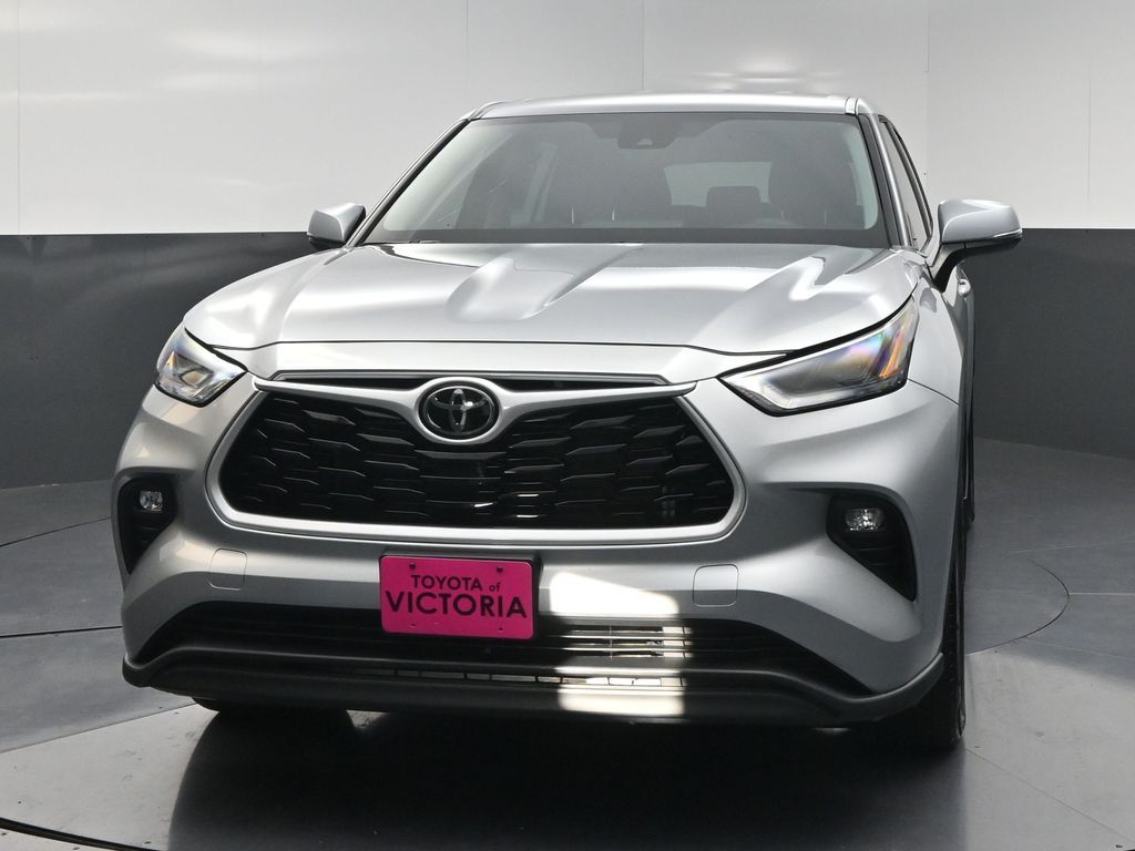 2023 Toyota Highlander LE Silver at Bayway Cadillac Southwest