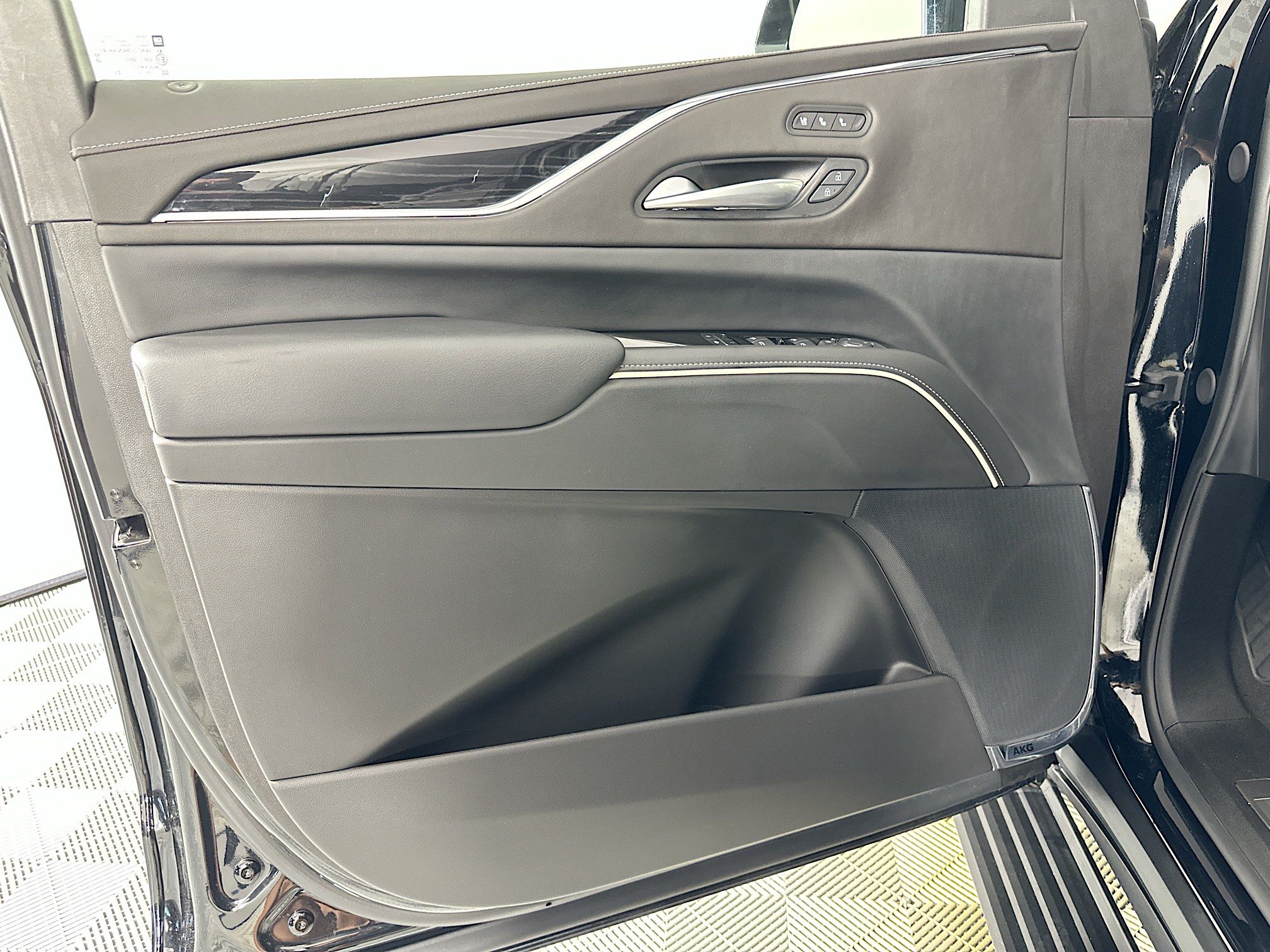 used 2024 Cadillac Escalade ESV car, priced at $89,998