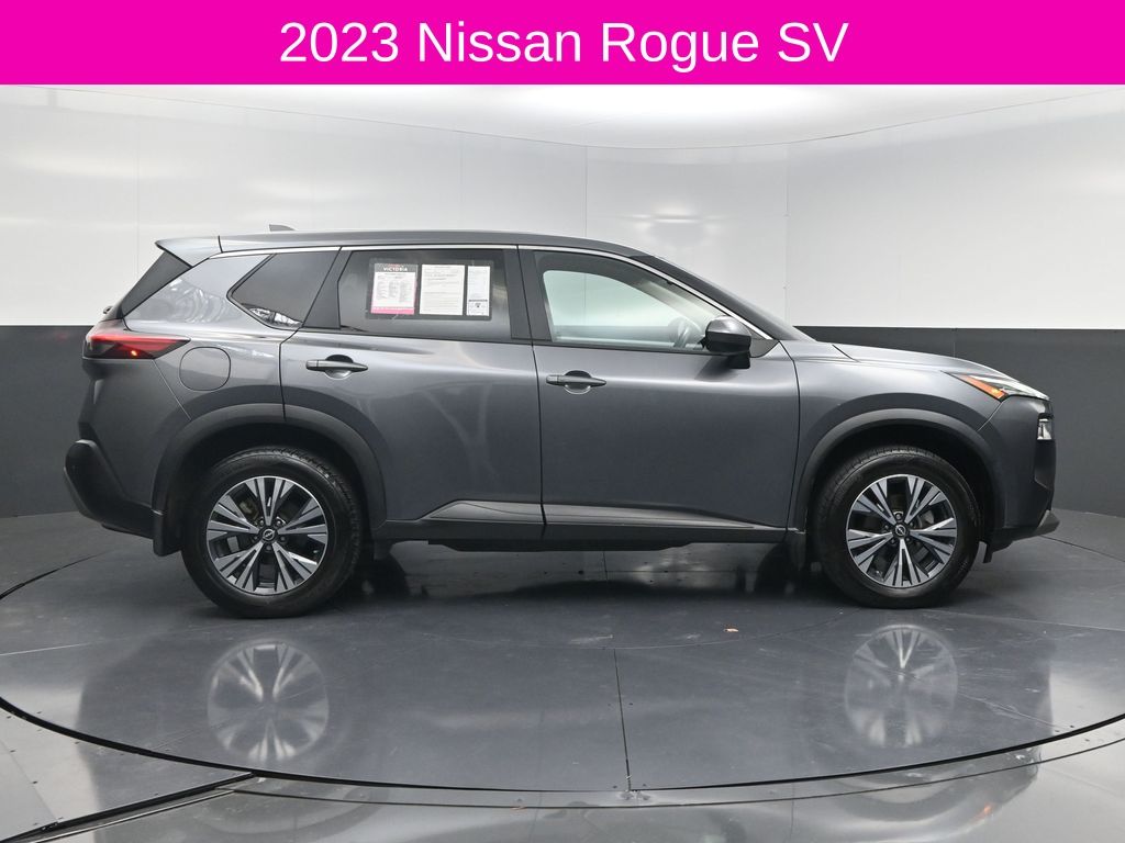 2023 Nissan Rogue SV - 3