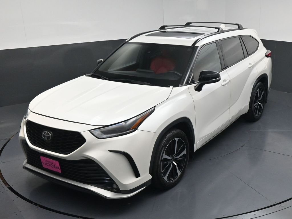 2021 Toyota Highlander XSE White at Toyota of Victoria