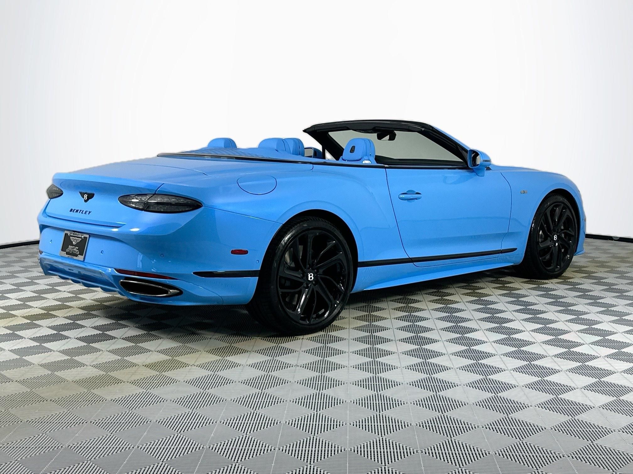 new 2025 Bentley Continental GTC car