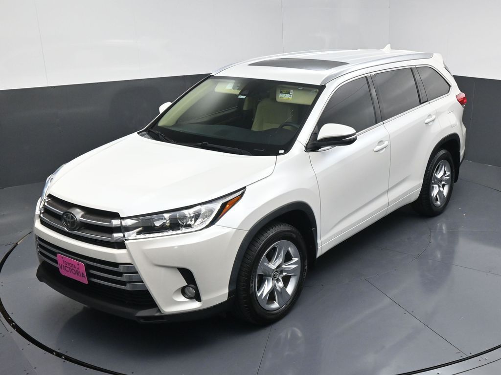 2018 Toyota Highlander Limited White at Toyota of Victoria