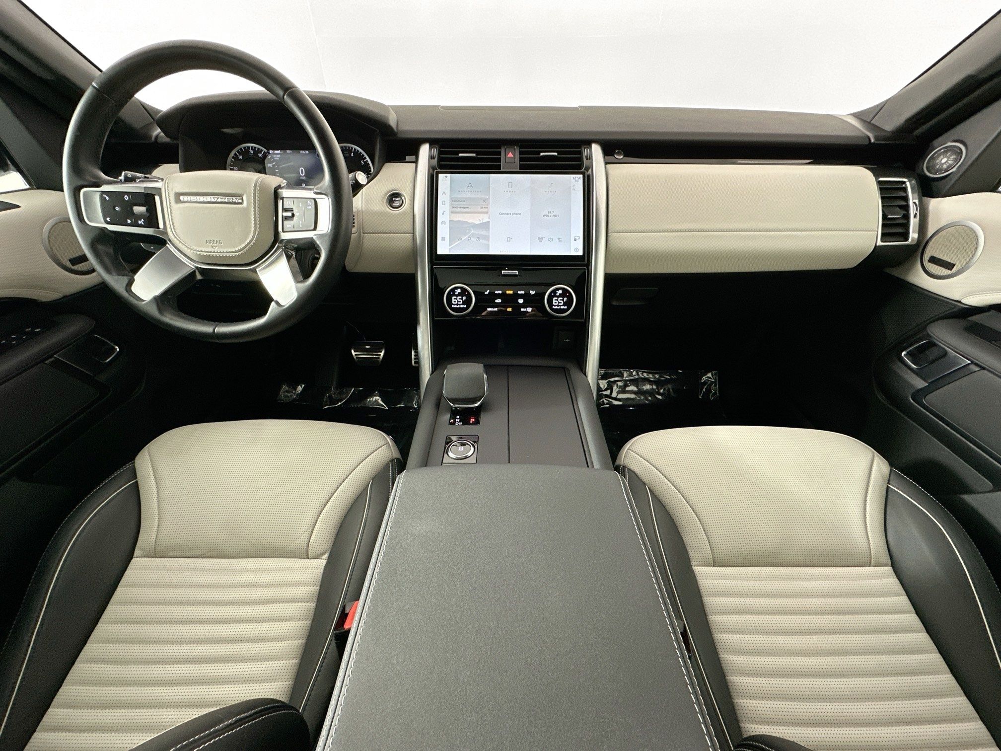 used 2023 Land Rover Discovery car, priced at $37,995