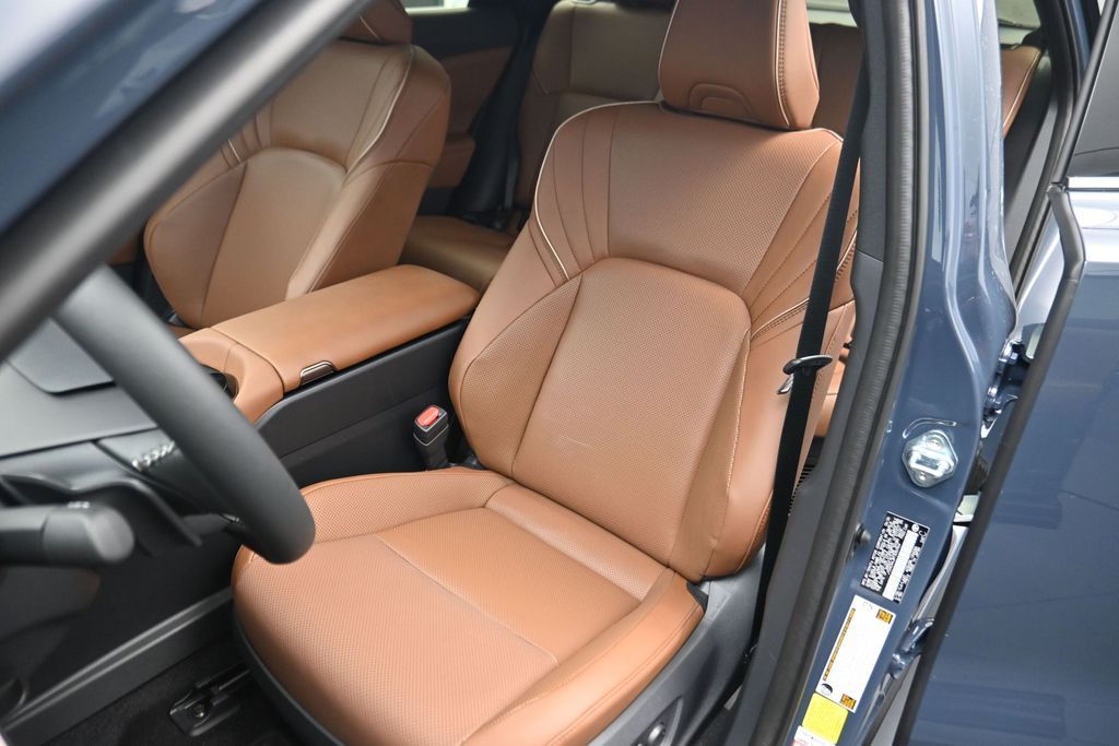 2026 Toyota Crown Signia Limited - 9