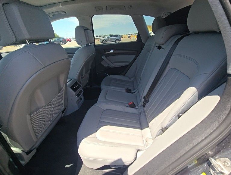 Audi 2022 Q5 45 S line Premium quattro