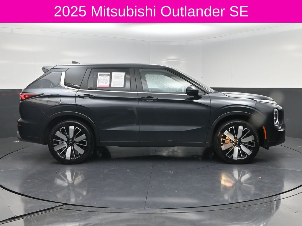 2025 Mitsubishi Outlander SE Silver at North Houston Mitsubishi