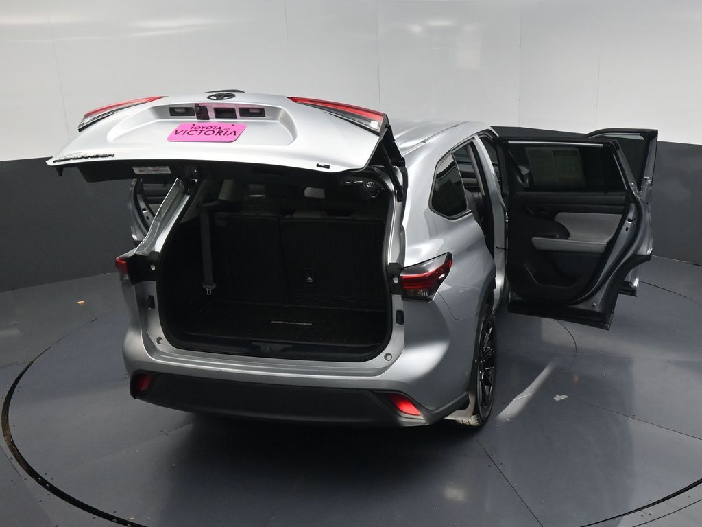 2023 Toyota Highlander LE Silver at Bayway Cadillac Southwest
