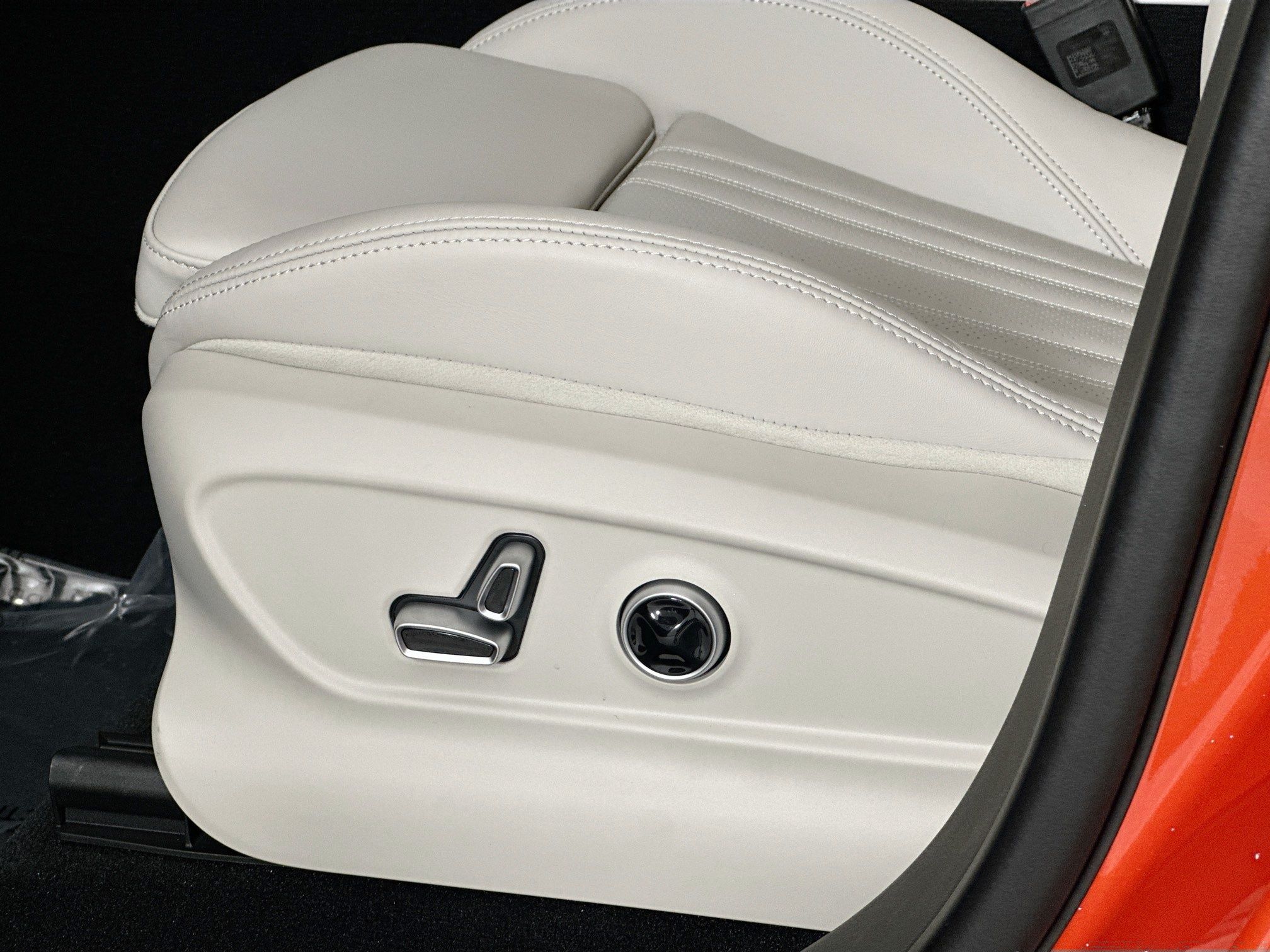 new 2026 Maserati Grecale car, priced at $94,305