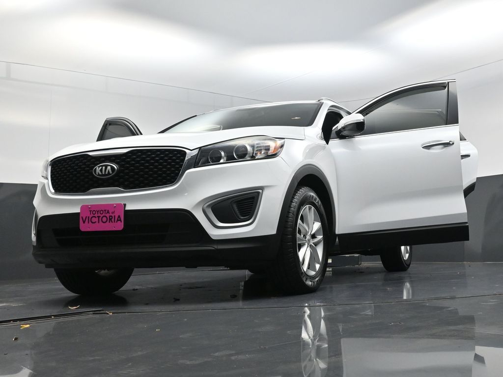 2017 Kia Sorento LX White at Toyota of Victoria