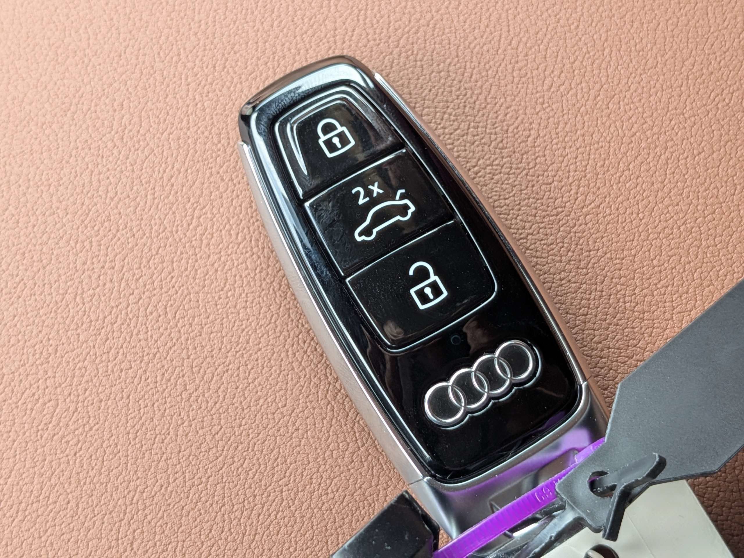 Audi 2026 Q8 Premium Plus quattro