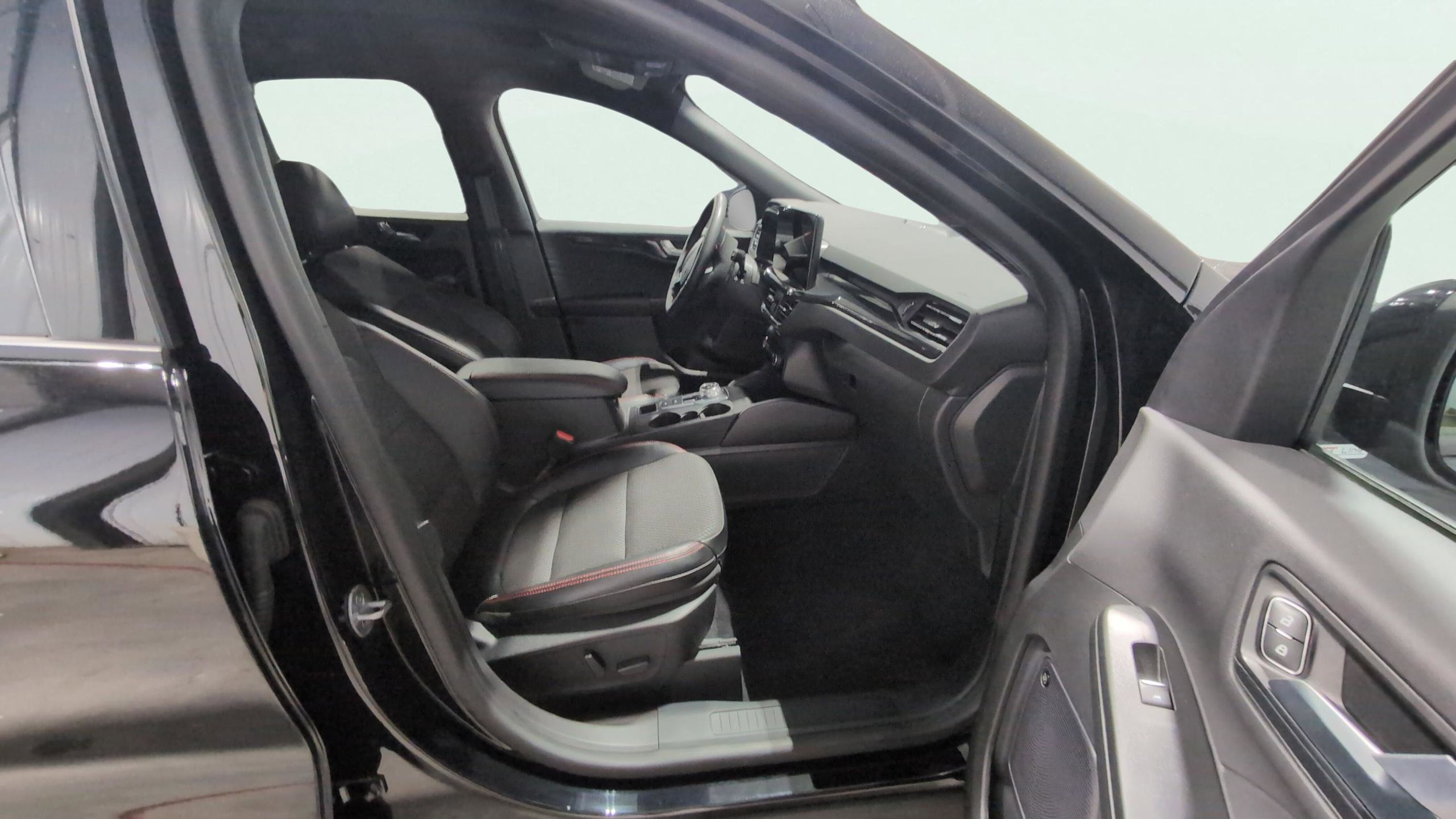 2023 Ford Escape ST-Line Select - Photo 17