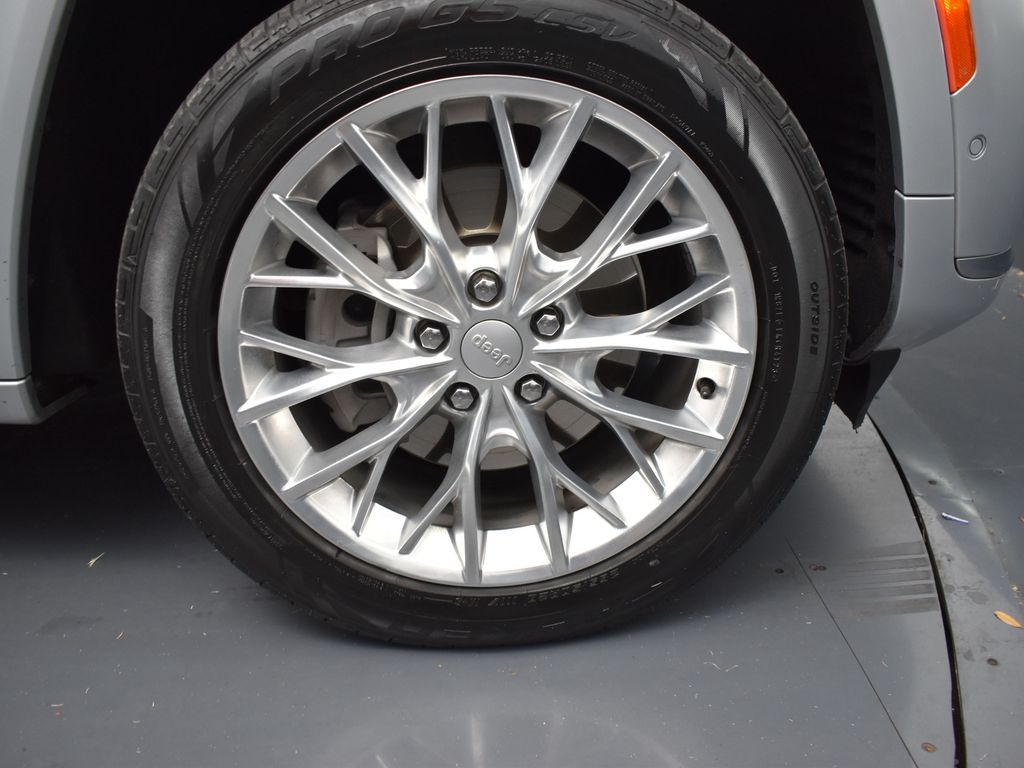 2021 Jeep Grand Cherokee L Summit Silver at Victoria Chrysler Dodge Jeep Ram