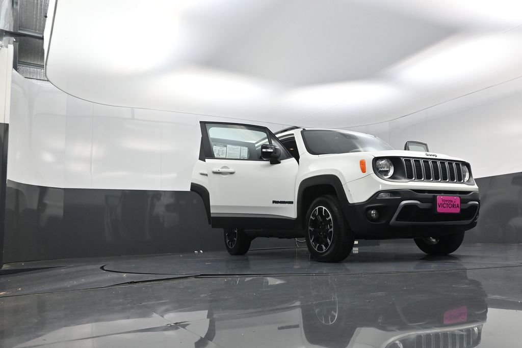 2023 Jeep Renegade Latitude White at Classic Elite Chevrolet Sugar Land