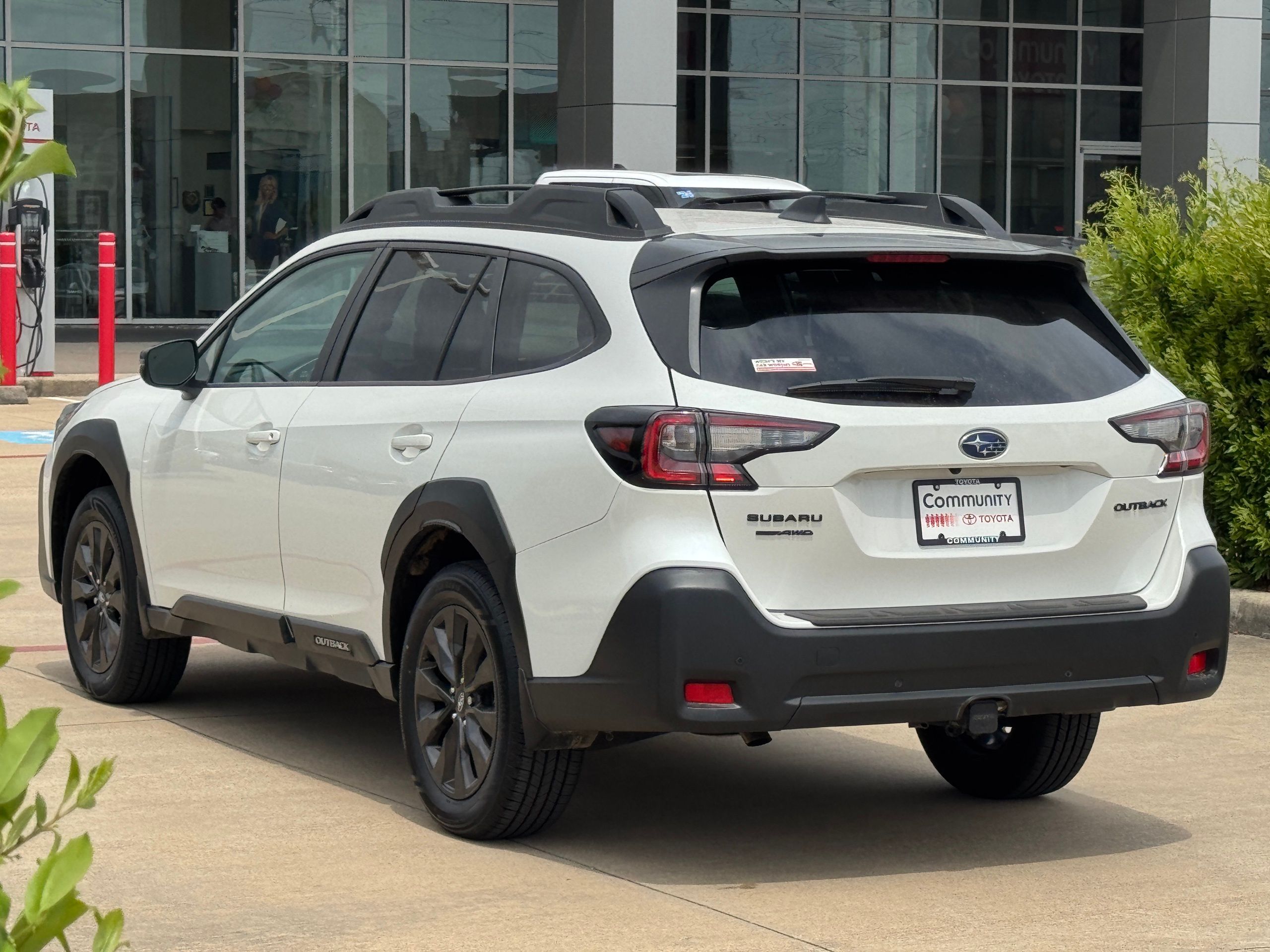 2025 Subaru Outback Onyx Edition White at Gullo Toyota