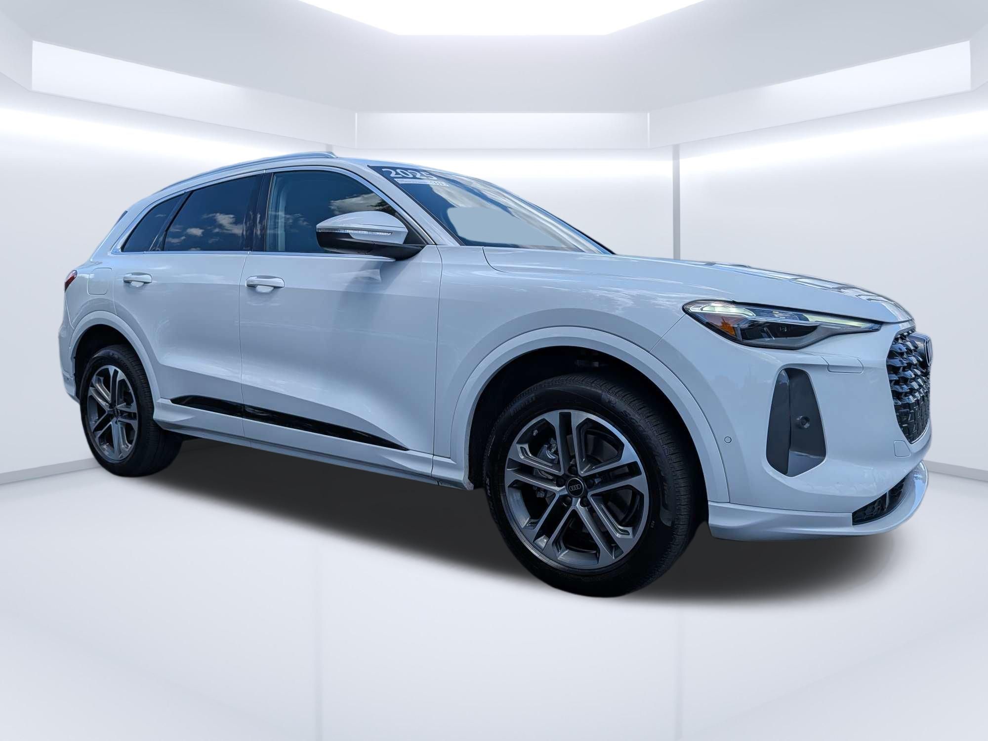 2025 Audi Q5 40 Premium Plus's photo