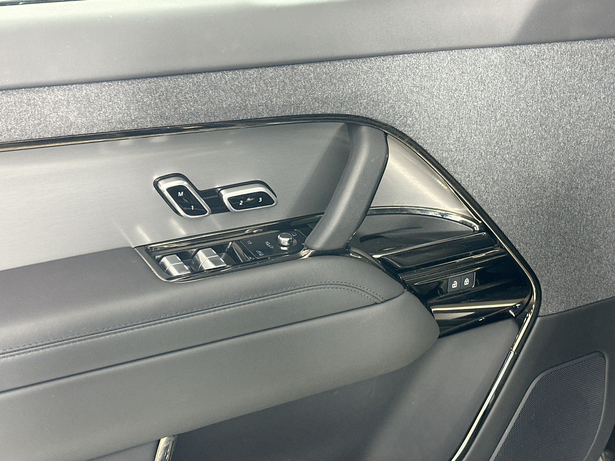 used 2023 Land Rover Range Rover Sport car, priced at $69,998