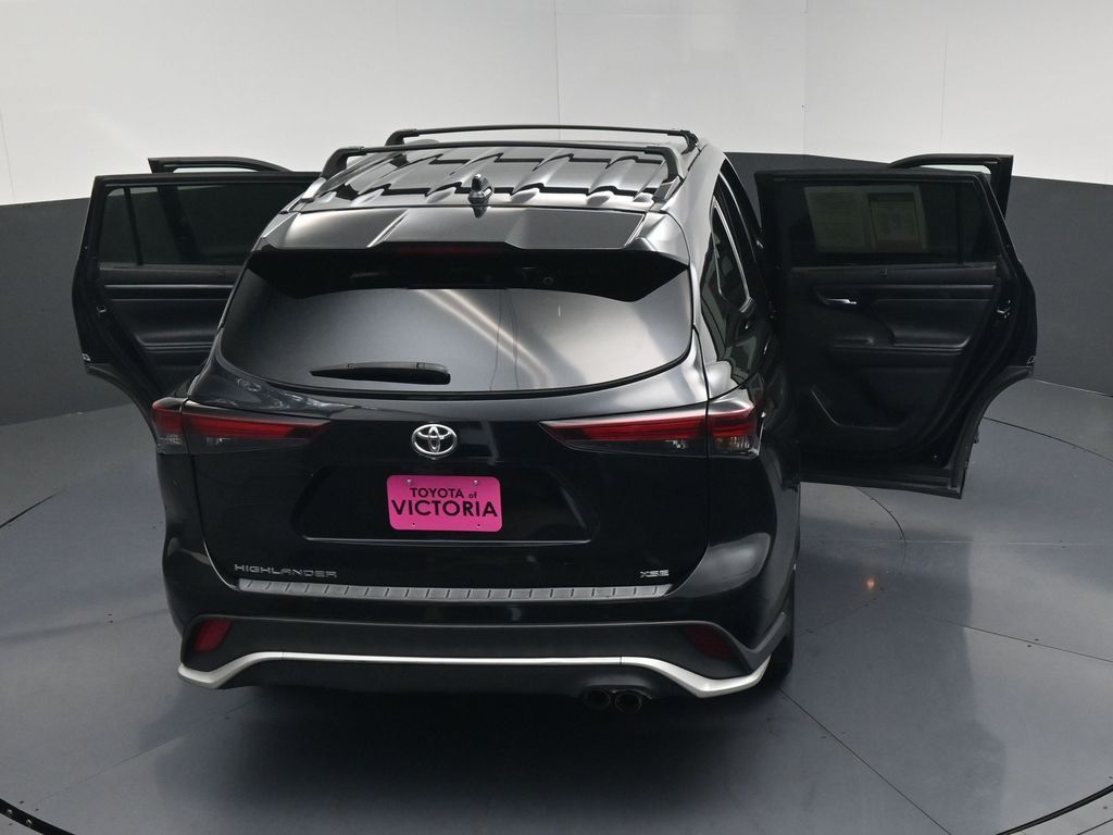 2024 Toyota Highlander XSE Black at Toyota of Victoria