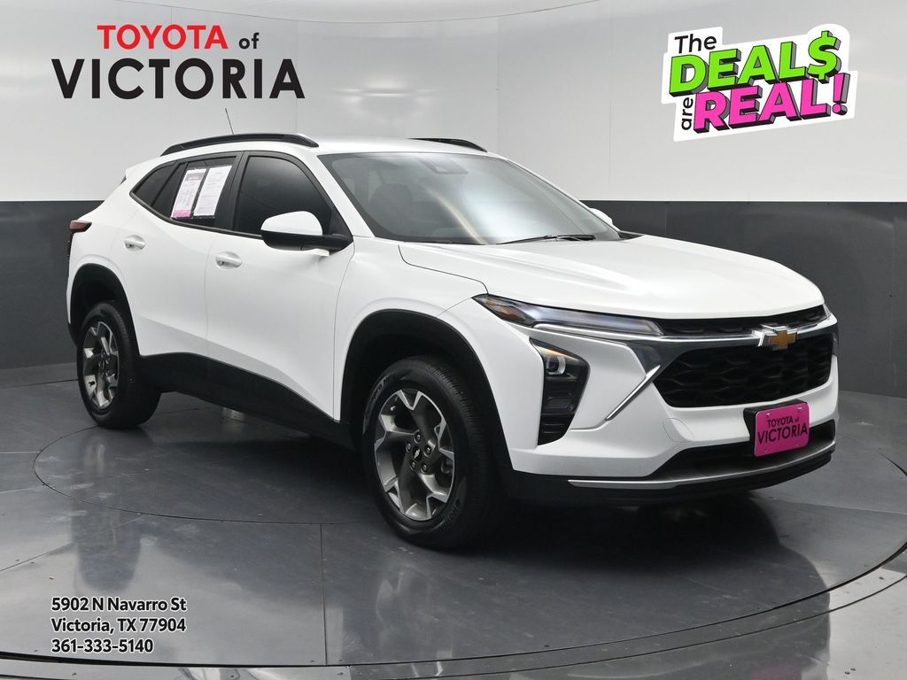 2024 Chevrolet Trax LT - 0