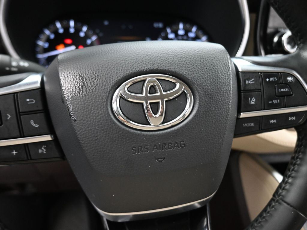 2021 Toyota Highlander Platinum Brown at Toyota of Victoria