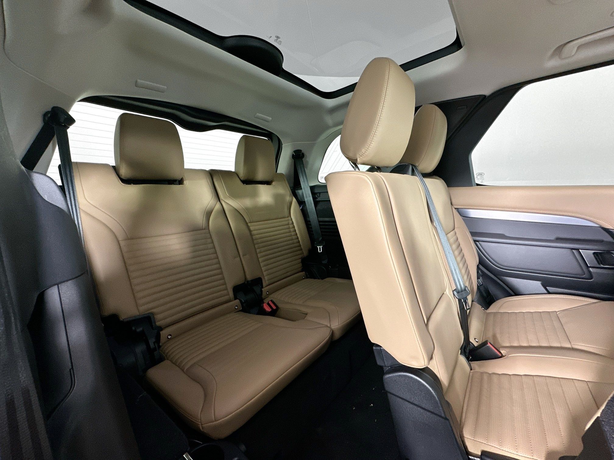new 2026 Land Rover Discovery car, priced at $87,330