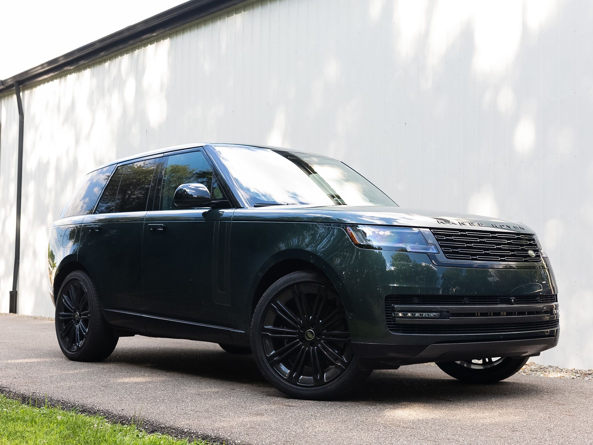 Belgravia Green Metallic 2025 Land Rover Range Rover SUV / Crossover All-Wheel Drive 8-Speed Automatic