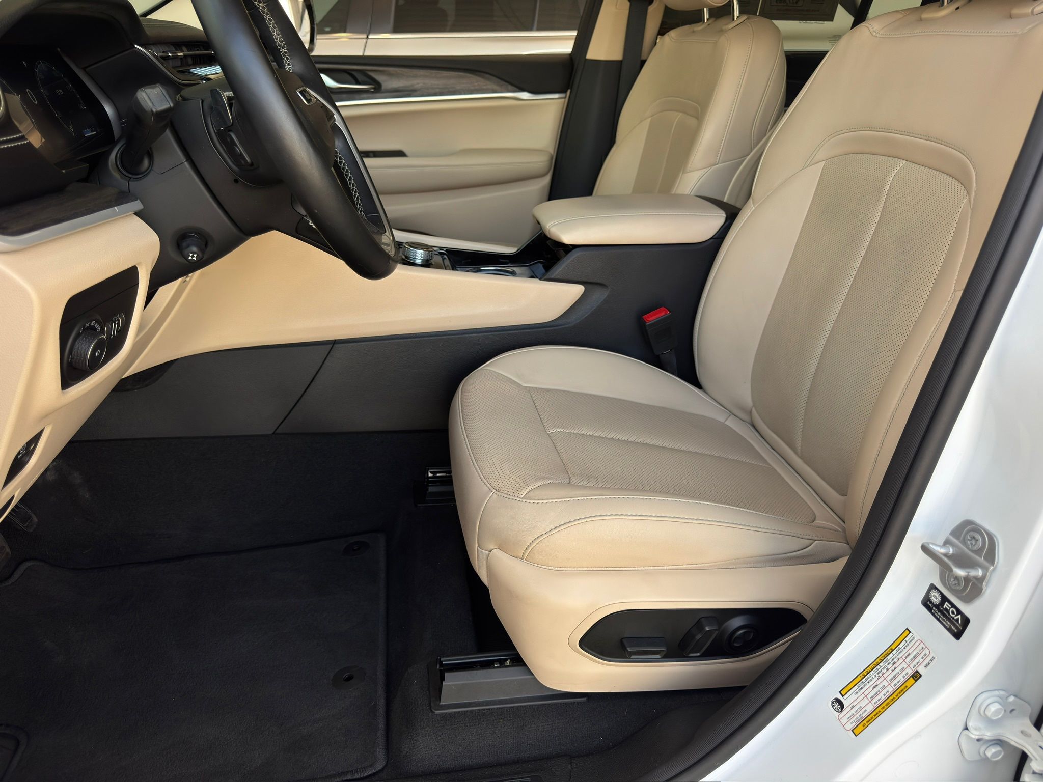 2022 Jeep Grand Cherokee Limited - 11