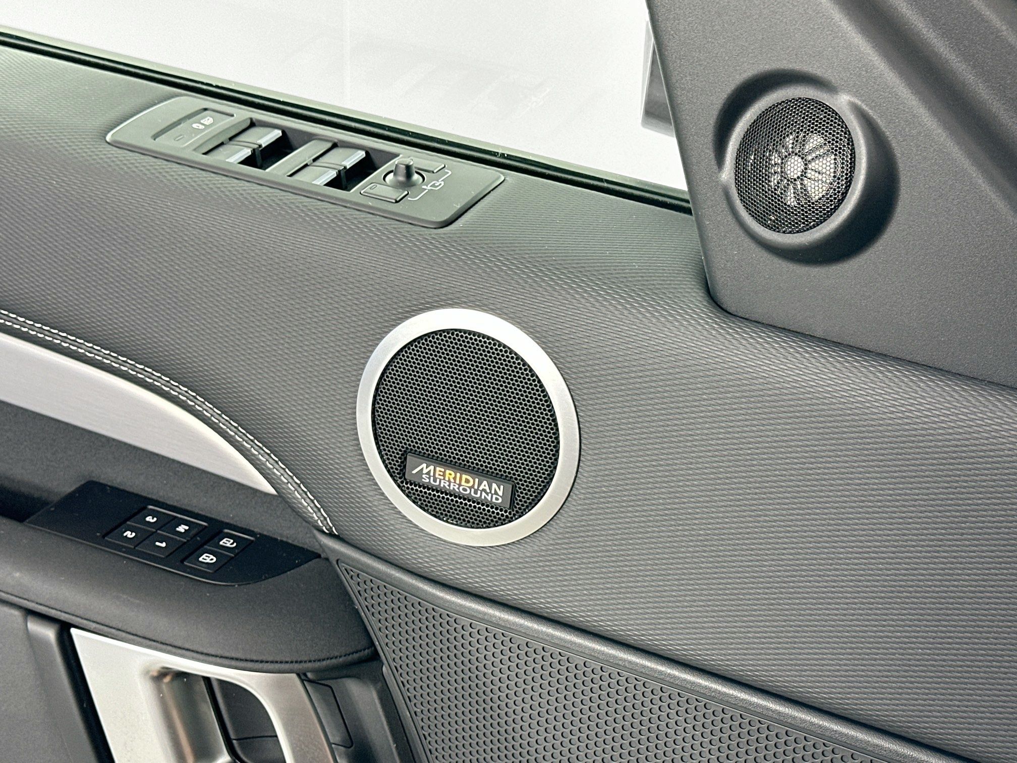 used 2024 Land Rover Discovery car, priced at $60,998