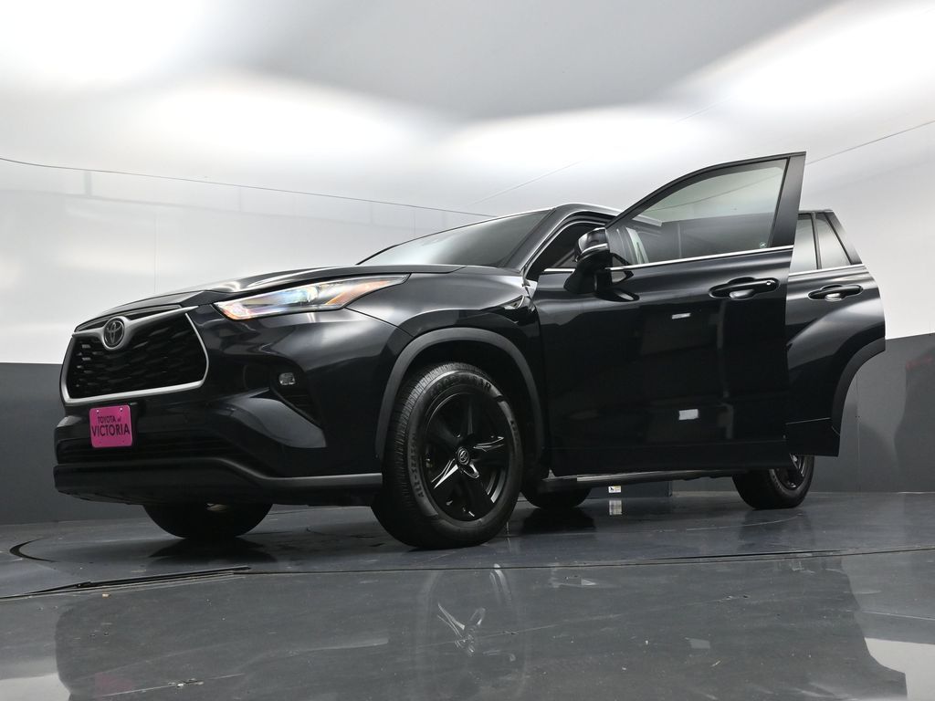 2022 Toyota Highlander LE Black at Victoria Chrysler Dodge Jeep Ram