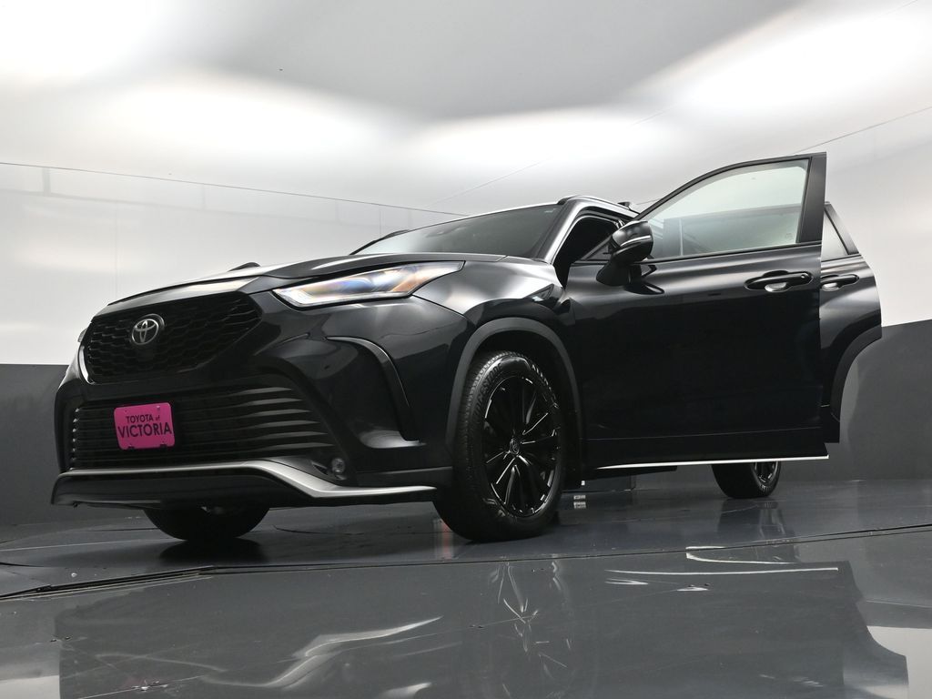 2024 Toyota Highlander XSE Black at Toyota of Victoria