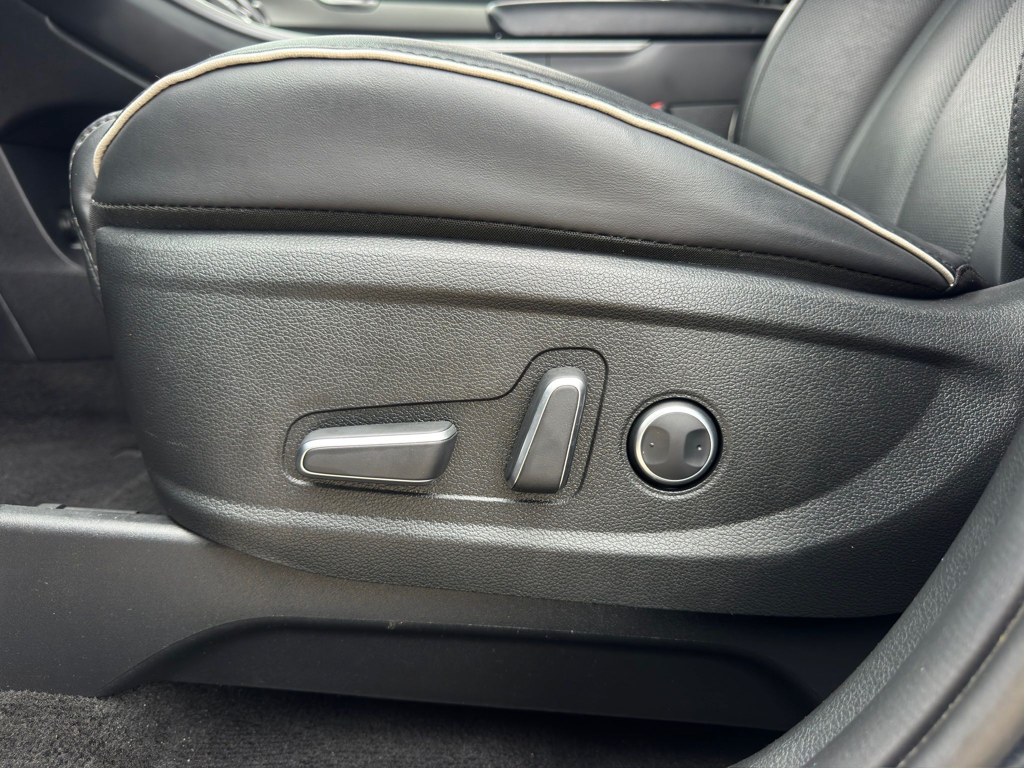2024 Hyundai Palisade SEL White at Shottenkirk Kia Fort Bend