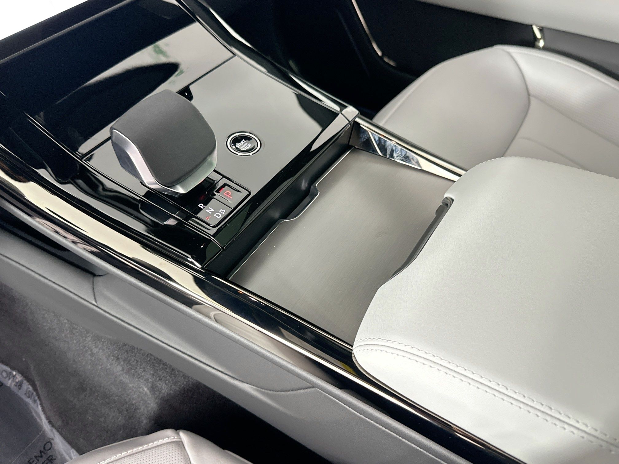 new 2026 Land Rover Range Rover Sport car, priced at $91,510