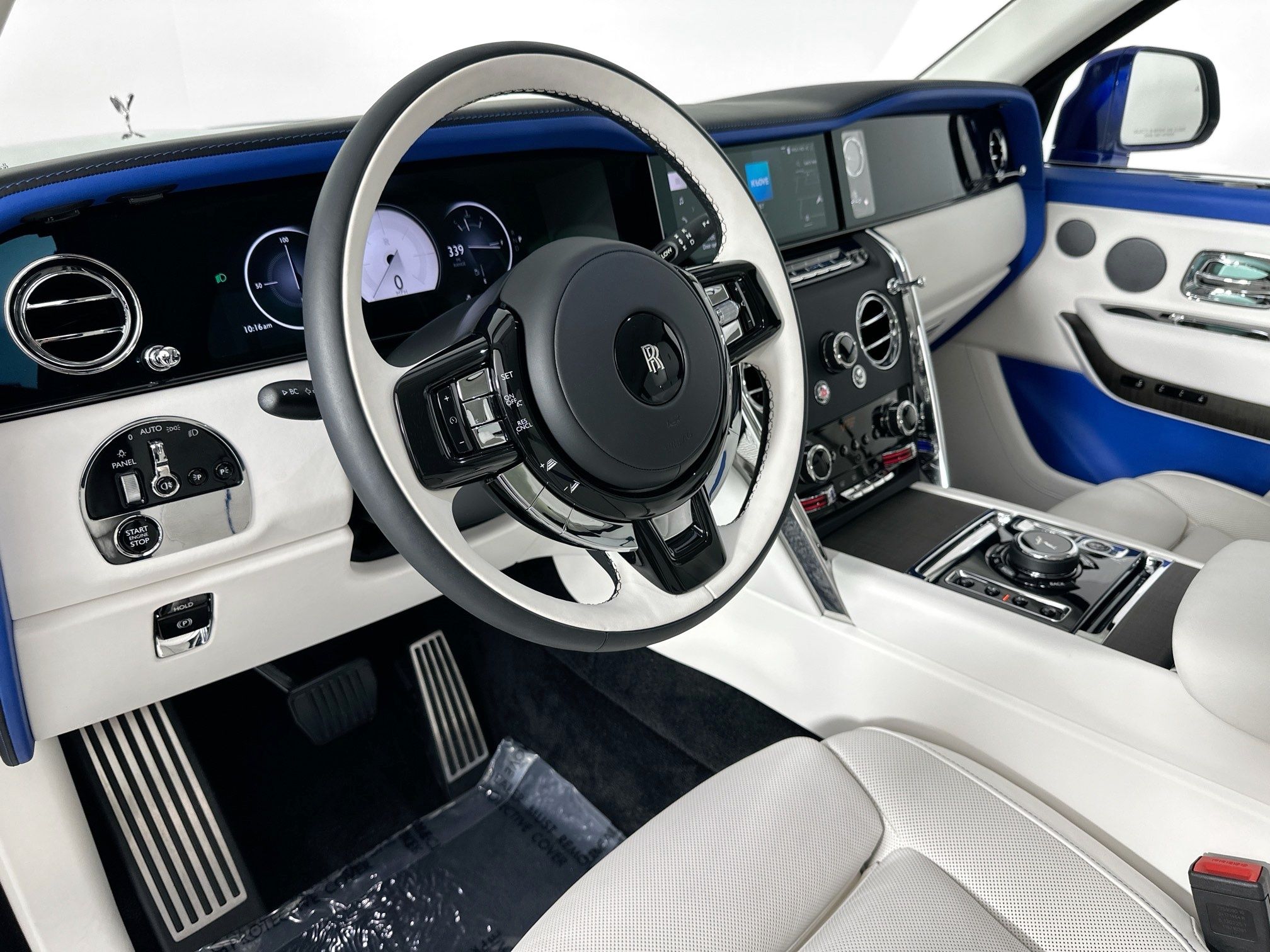 used 2025 Rolls-Royce Cullinan car, priced at $467,575