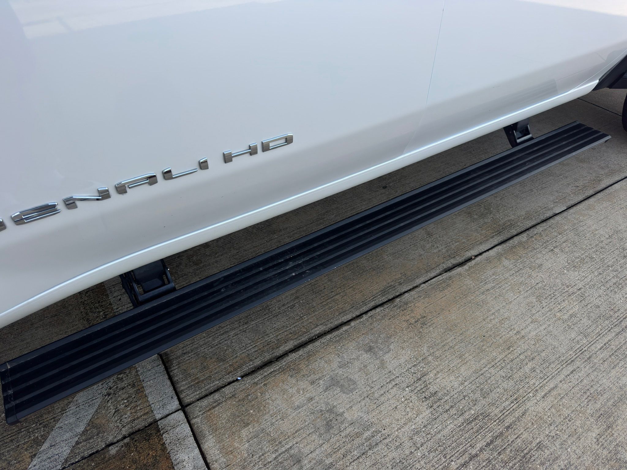 2024 GMC Sierra 2500HD Denali Ultimate White at South Houston Nissan