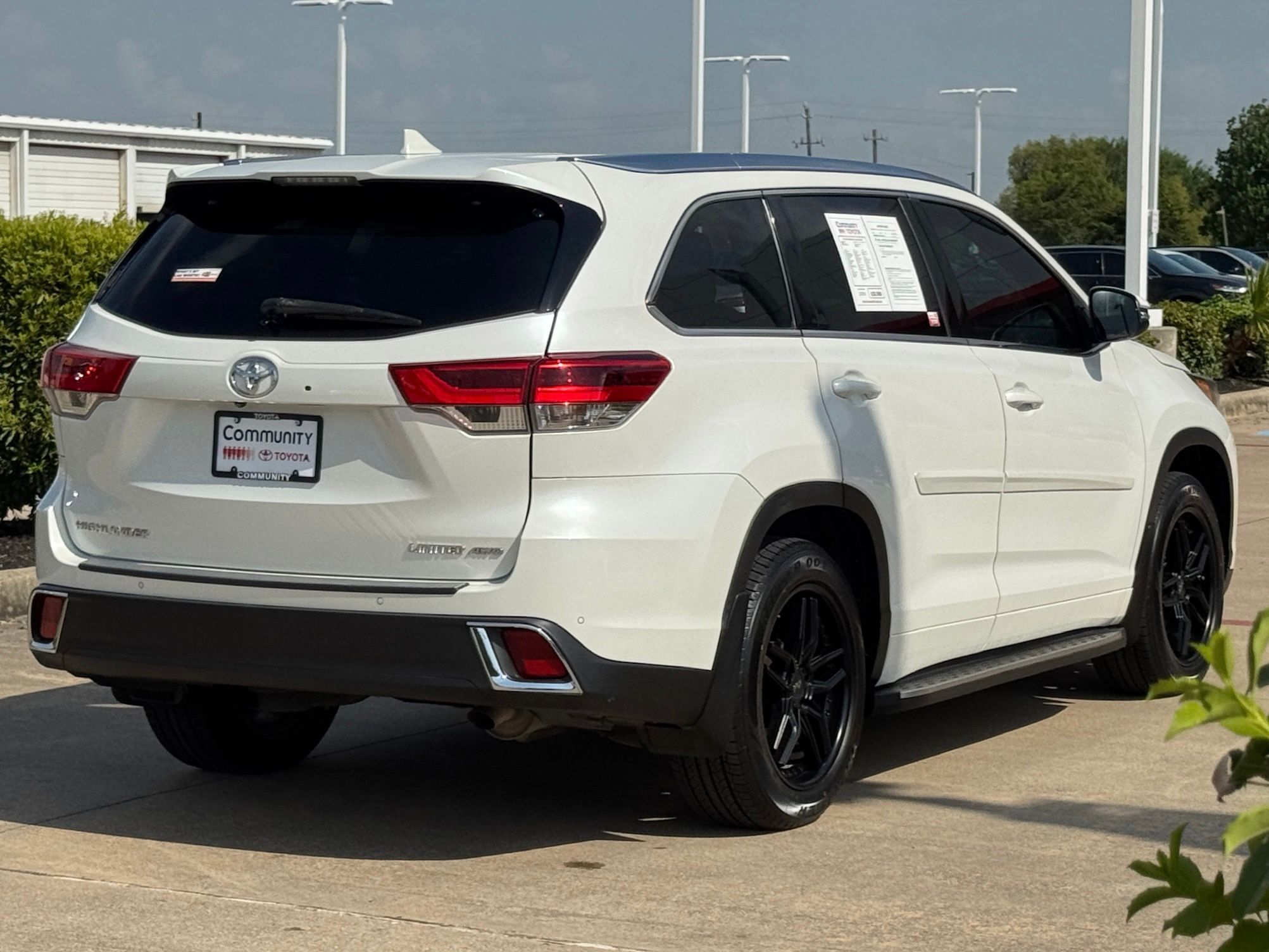 2019 Toyota Highlander Limited Platinum White at Gullo Toyota