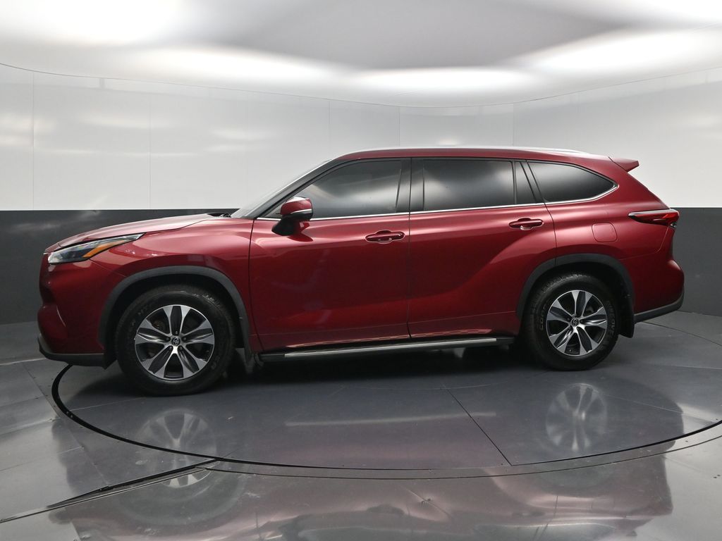 2022 Toyota Highlander XLE Red at Emmons Autoplex