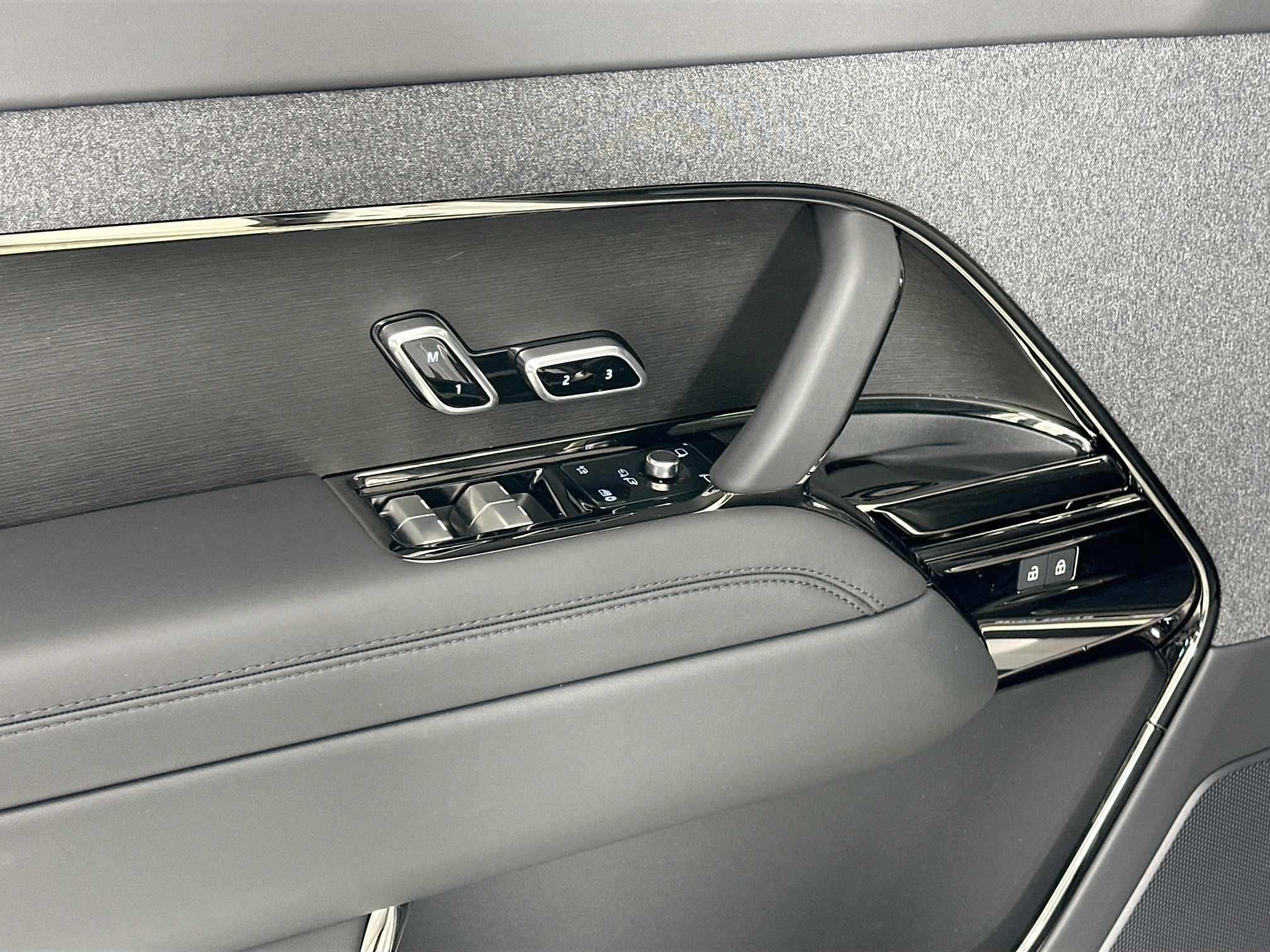 new 2026 Land Rover Range Rover Sport car, priced at $104,335
