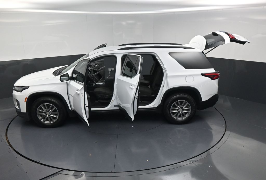 2023 Chevrolet Traverse LT White at AutoSavvy Houston Southwest