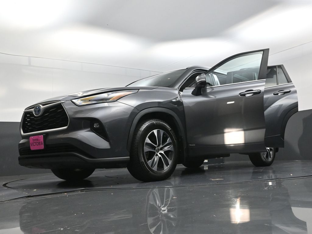 2023 Toyota Highlander Hybrid XLE Gray at Toyota of Victoria