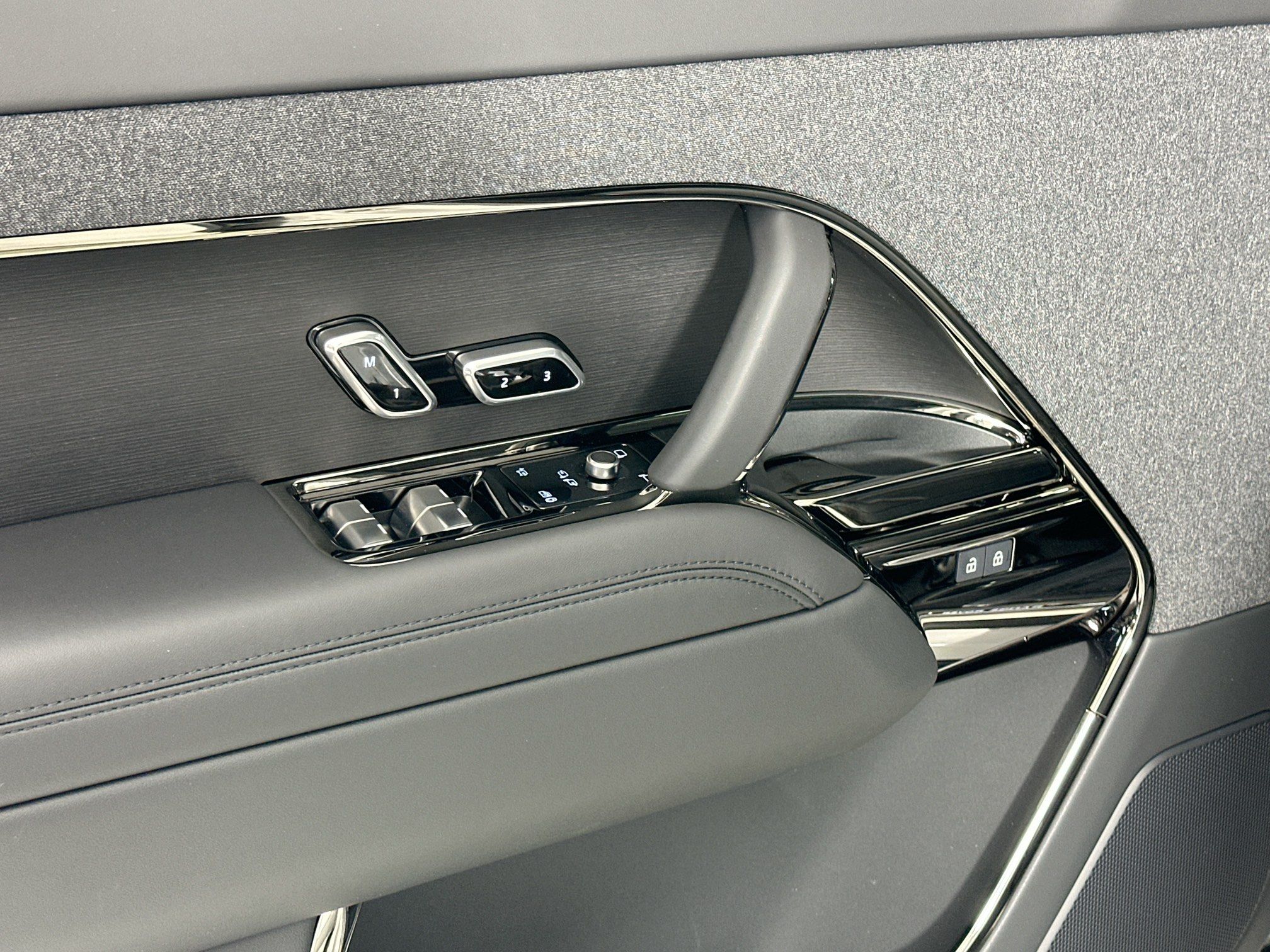 new 2026 Land Rover Range Rover Sport car, priced at $105,335